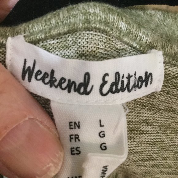 Love graphic soft green crewneck sweatshirt size L  Weekend Edition - Picture 4 of 5